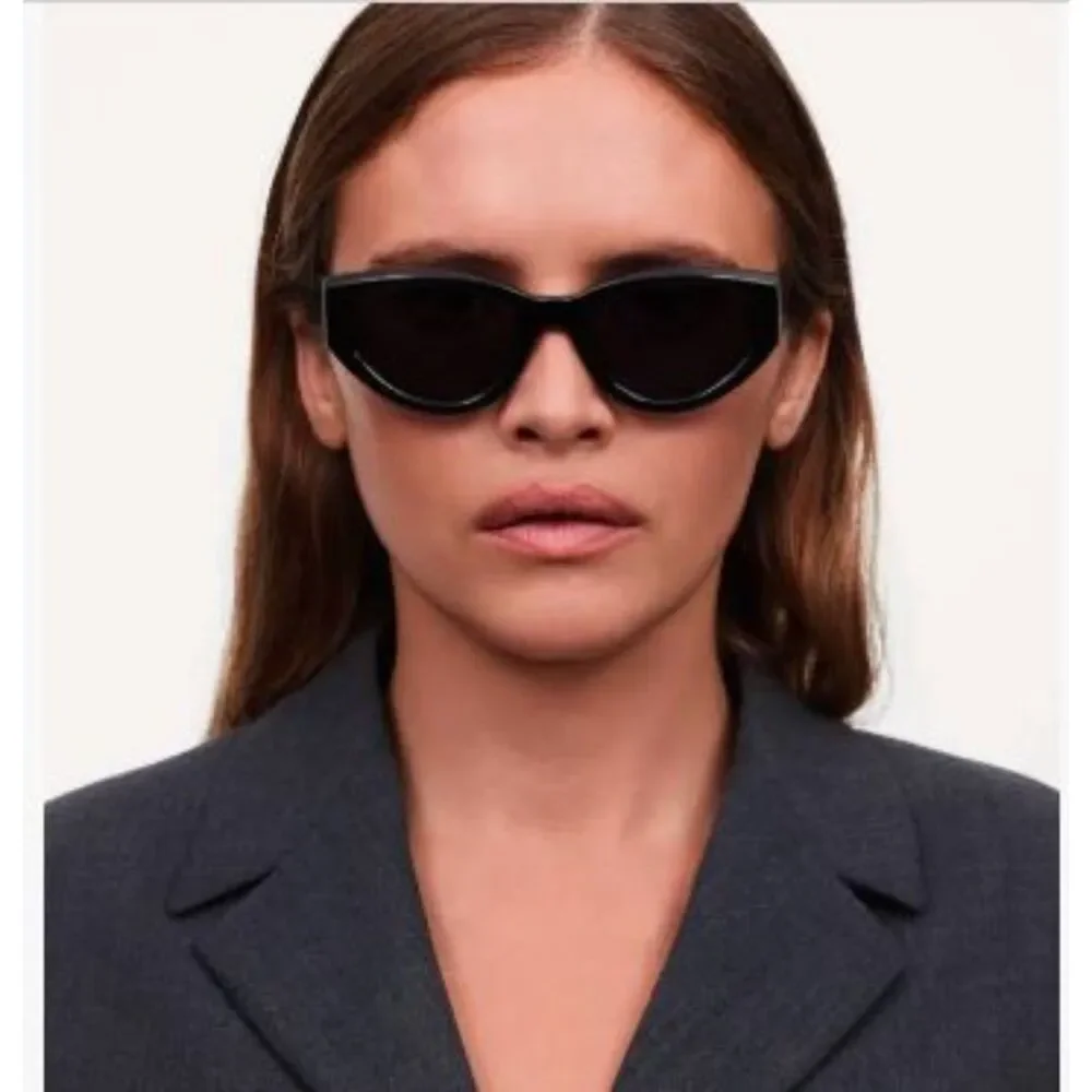 Veronica Beard Chimi Women's Black 06 6.3 Sunglasses NWT 165